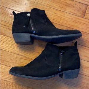Arizona black zipper booties